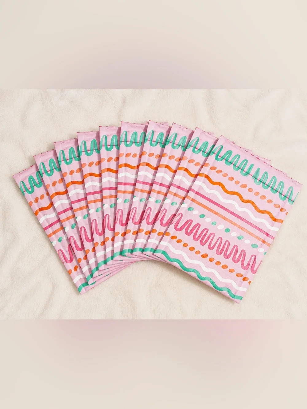 10pc Wave Pattern Bubble Mailers 9x6